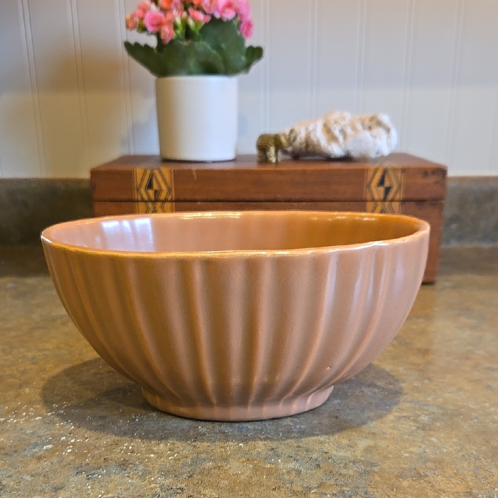 Vintage Haegar Oval Pinkish Brown Ribbed Bowl/Planter